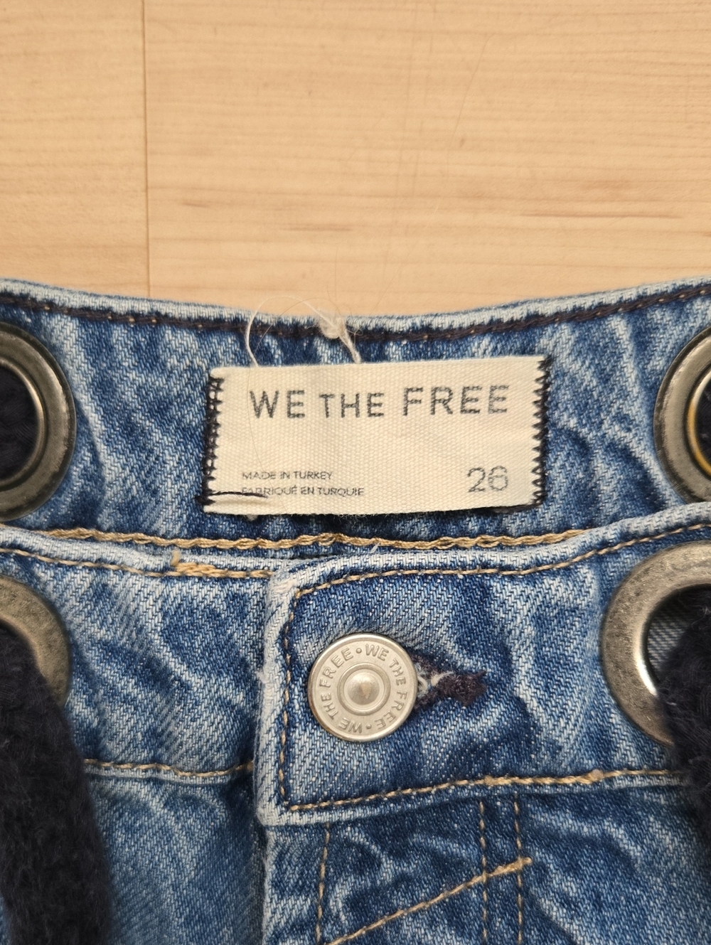 We The Free Moxie Barrel Jeans, Size 26 - Picture 2 of 4
